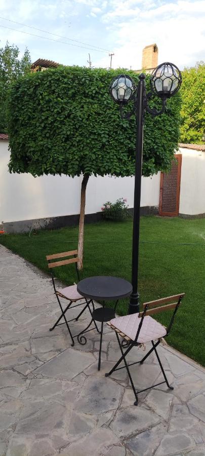Garden Lounge Hotel Ереван Екстериор снимка