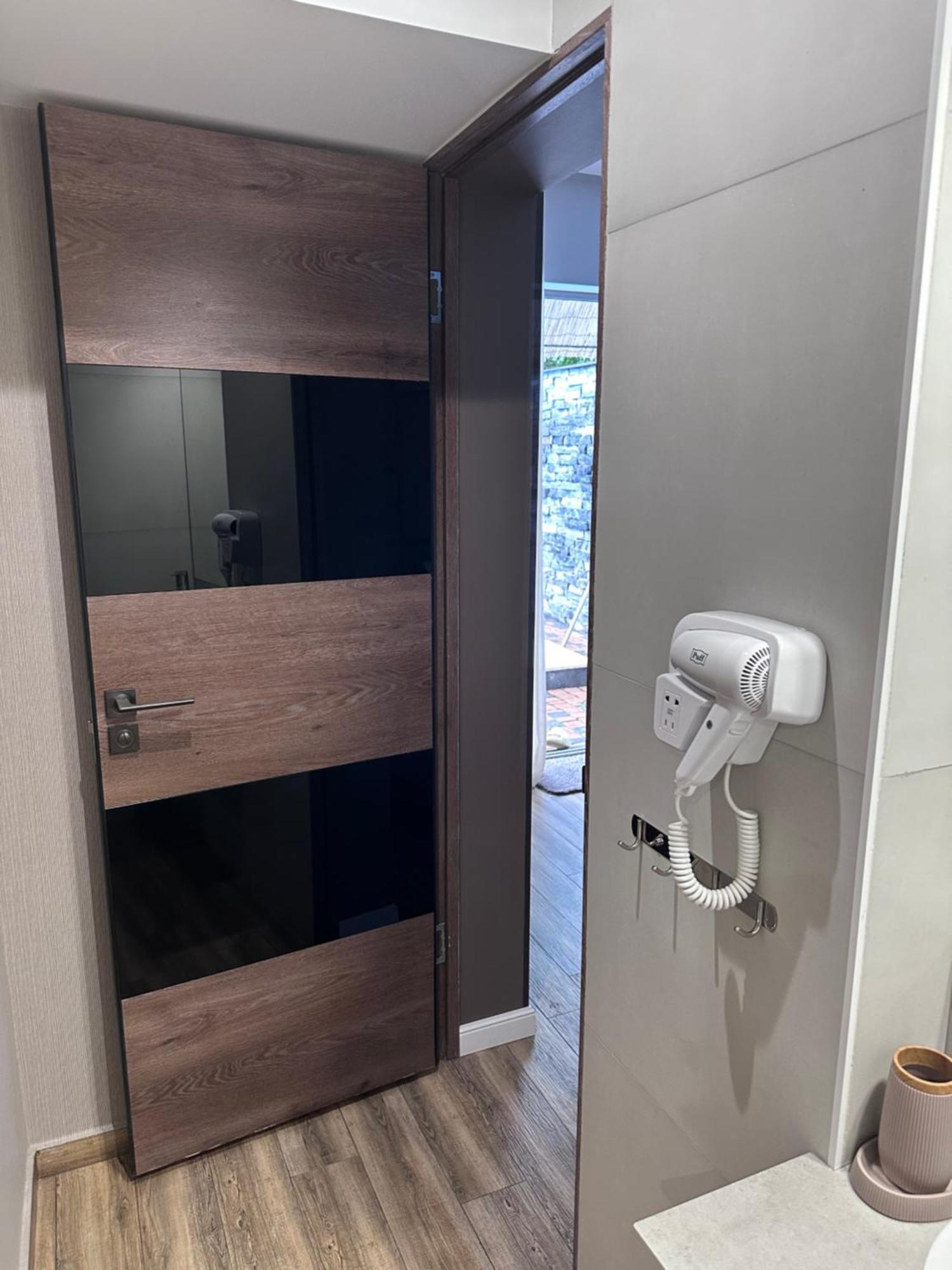 Garden Lounge Hotel Ереван Екстериор снимка