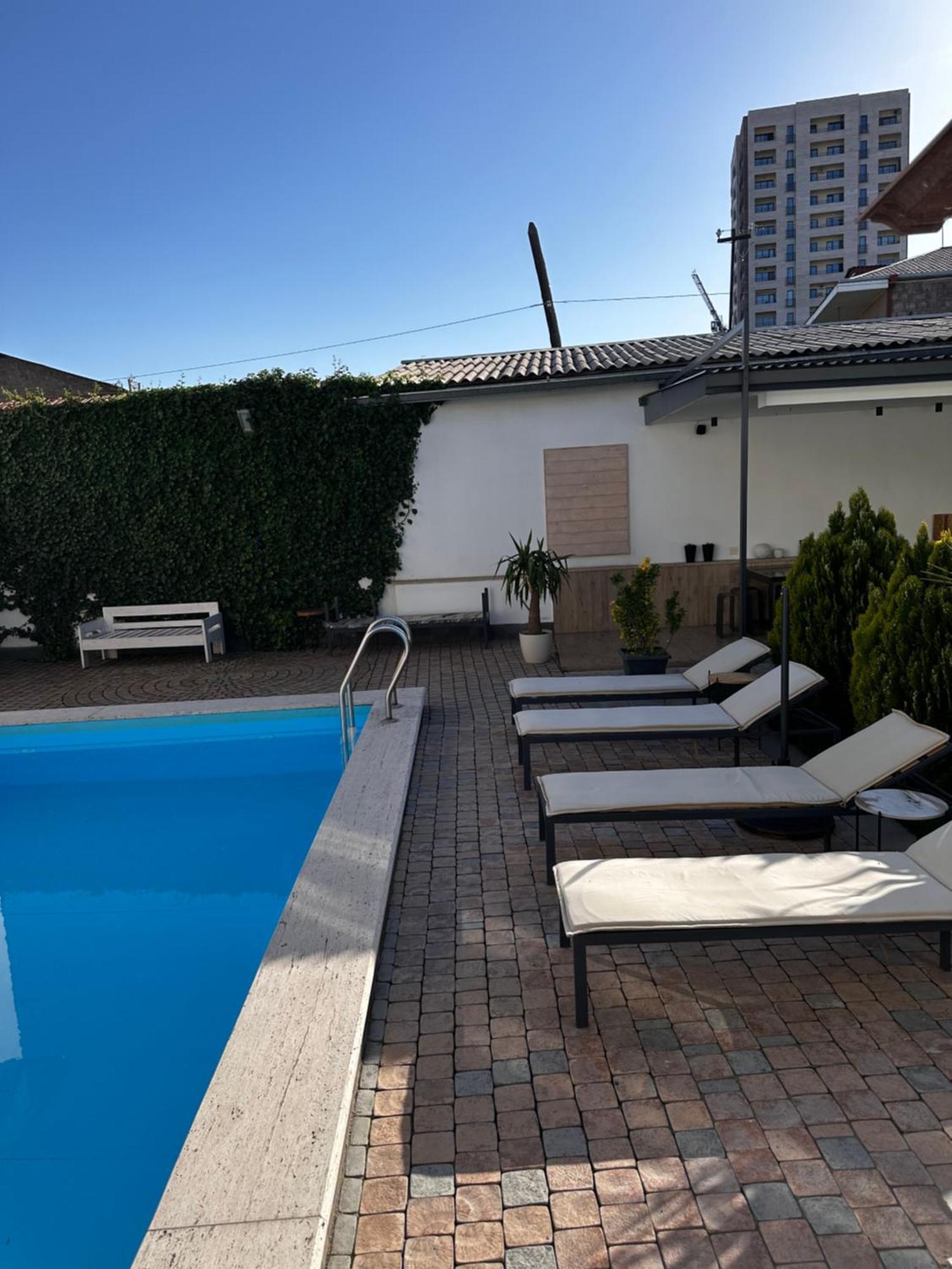 Garden Lounge Hotel Ереван Екстериор снимка